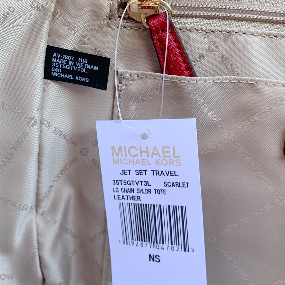 Gaby’sBags👜💕-NWT Michael Kors Chain Tote Red - Picture 8 of 8